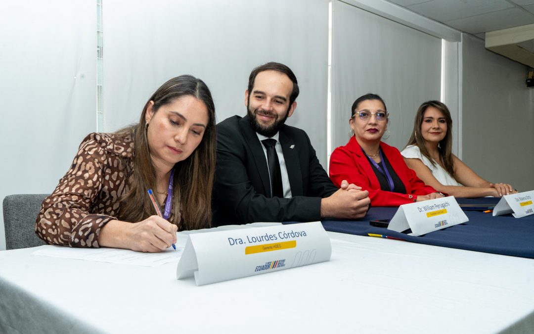 Dra. Nathaly Córdova es posesionada como nueva gerente del HGEG